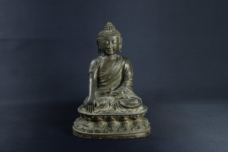 IMPORTANT CHENGHUA MARK AND PERIOD LARGE BRONZE BUDDHA