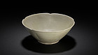 Rare Five Dynasties Yue Mise floral indented bowl