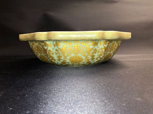 Important Imperial Daoguang mark and period goldfish octagonal washer