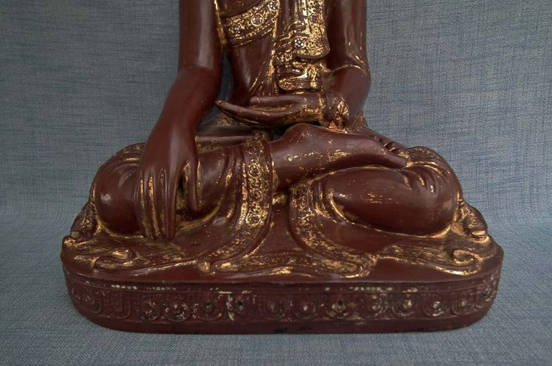 large Antique Burmese Lacquered Gilded Wood Buddha Burma 19th Century