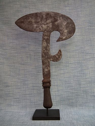 Antique African Tribal Throwing Knife With Elaborate Blade