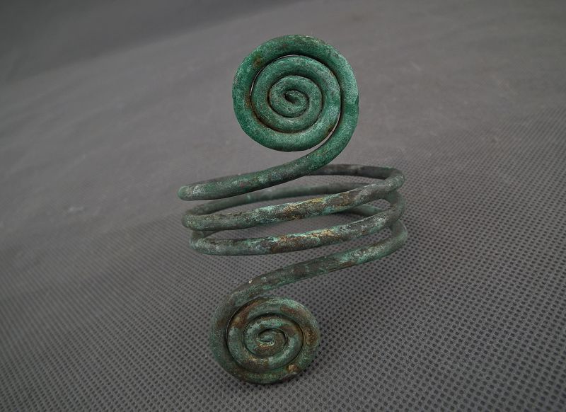 Ancient BRONZE AGE 1500-1200 B.C Celtic Bronze Spiral Armband Bracelet