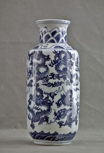 Antique Chinese Qing Dynasty Blue And White Porcelain Dragon Vase