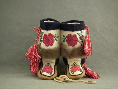 Native North American Indian Beaded Moccasins Boots