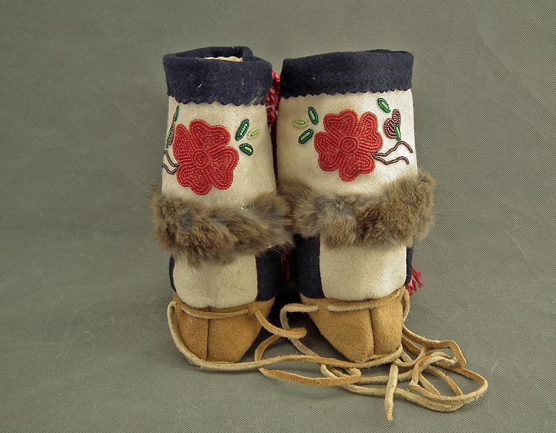 Native american moccasin boots best sale