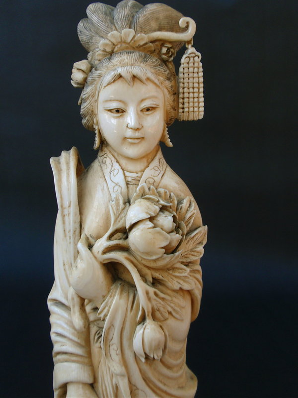 Chinese Ivory carved figure beautiful maiden c.1900
