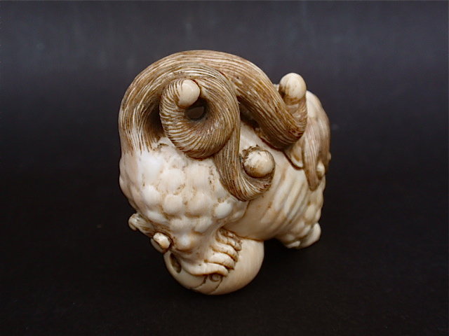 Japanese Ivory Netsuke Shishi Foo dog signed Tomo Tada