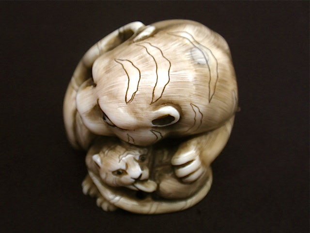 Japanese Ivory Netsuke Tiger &amp; Cub master carver