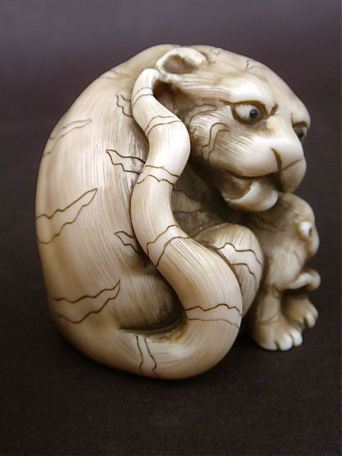 Japanese Ivory Netsuke Tiger &amp; Cub master carver
