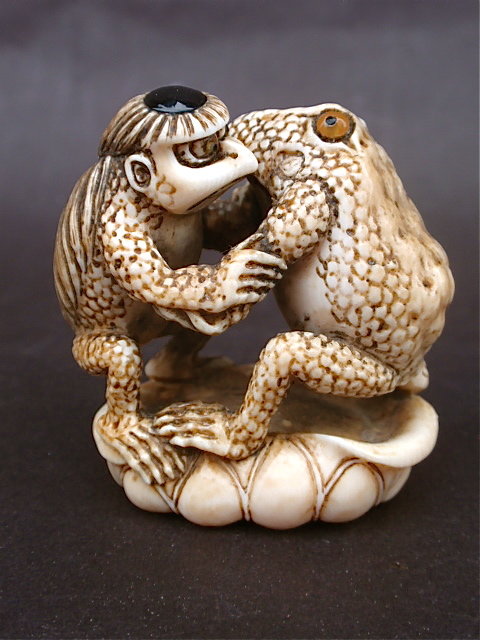 Japanese Ivory Netsuke Kappa &amp; Frog wrestling signed