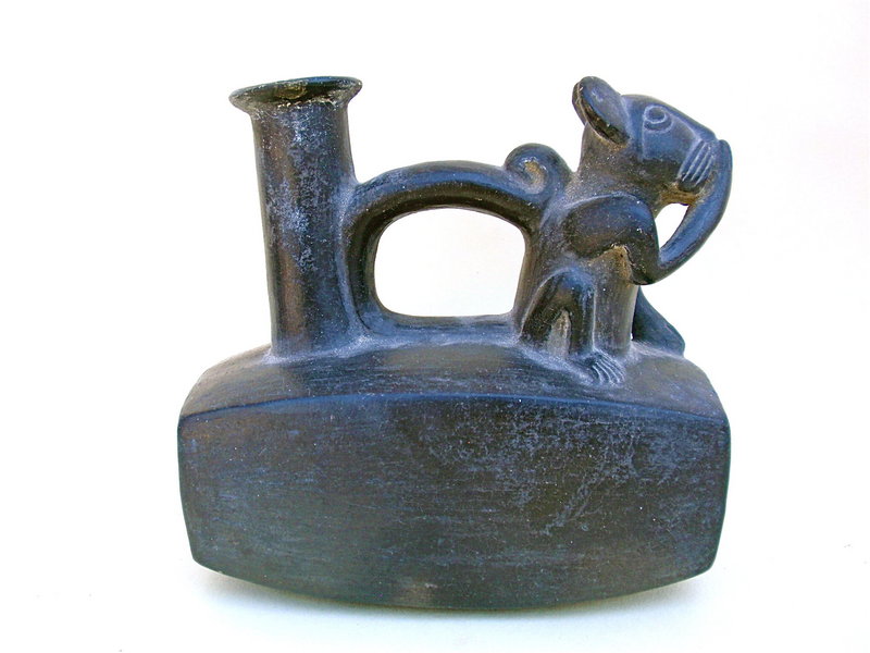 Pre Columbian pottery Effigy Jar Chimu Peru Inca