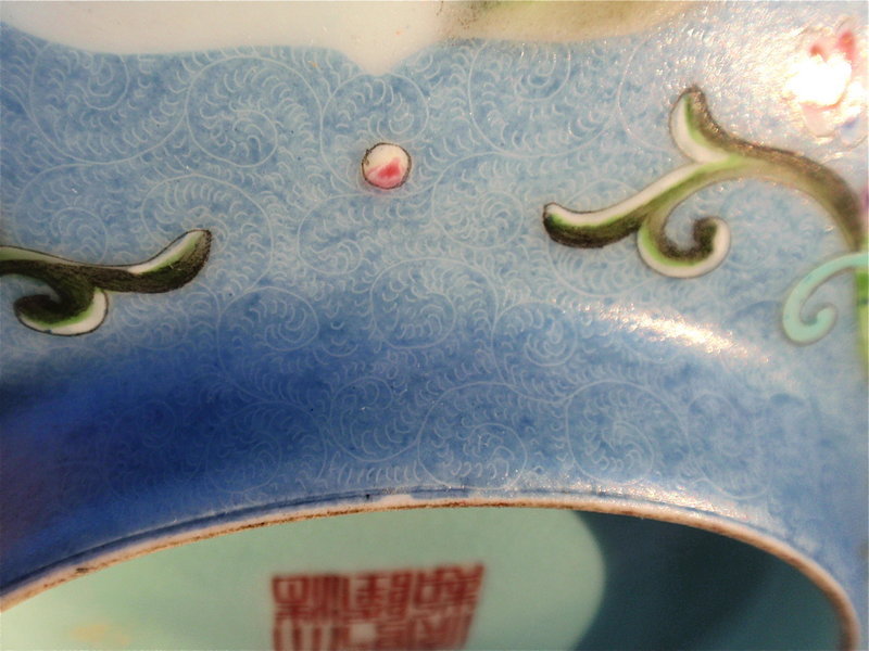 Chinese Porcelain Bowl Qianlong Mark exquisite