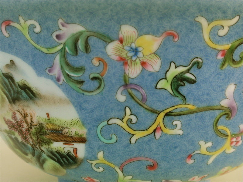 Chinese Porcelain Bowl Qianlong Mark exquisite