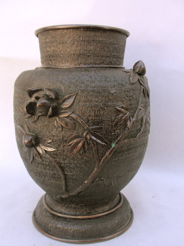Japanese Bronze vase ikebana shishi dog flowers