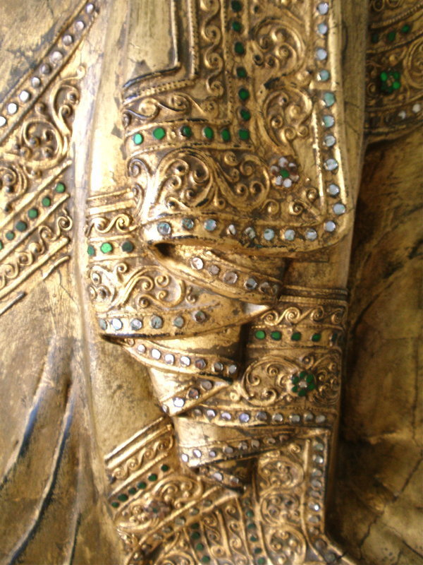 Burmese Buddha Mandalay style large 37&quot; gilt wood