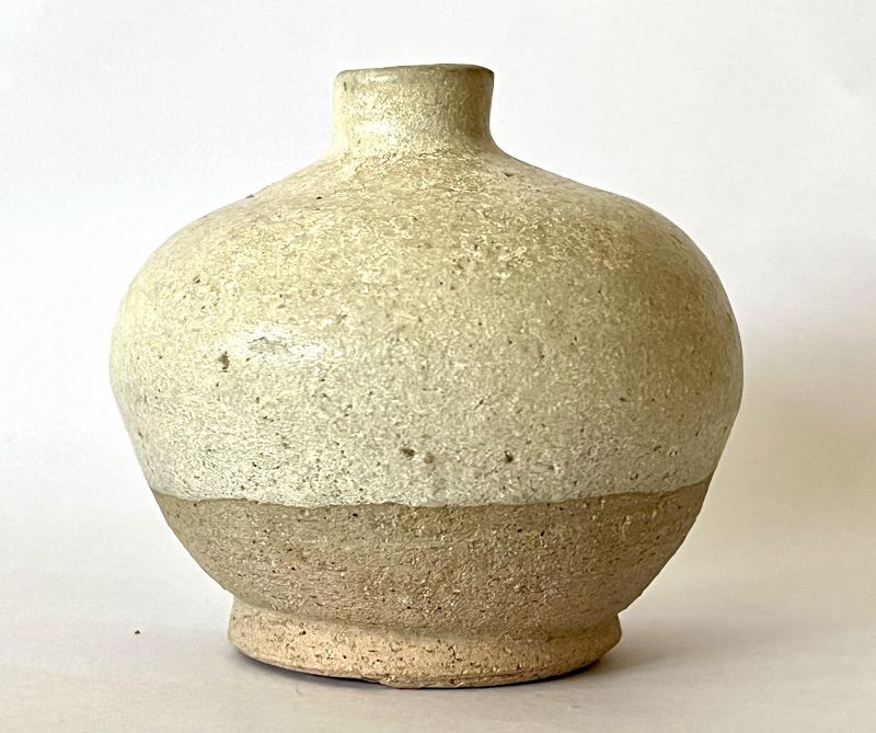 Antique Chinese White Glaze Jar Let Song Dynasty (960-1279)