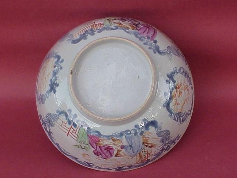 Chinese export porcelain bowl famille rose circa 1800