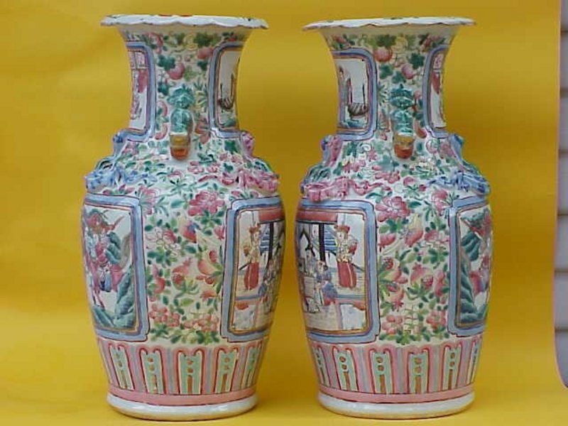 Chinese export Famille Rose porcelain vases circa 1880