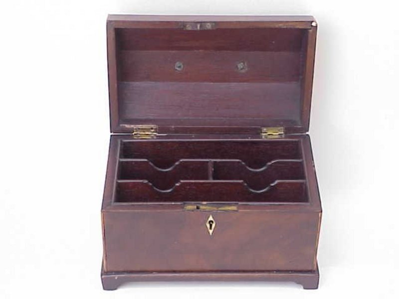 Fine Antique Gerogian Mahogany domed secretary box