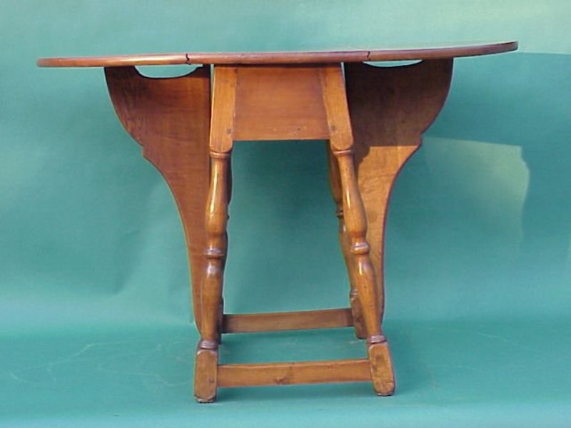 Early American Tiger maple butterfly tavern table c1760