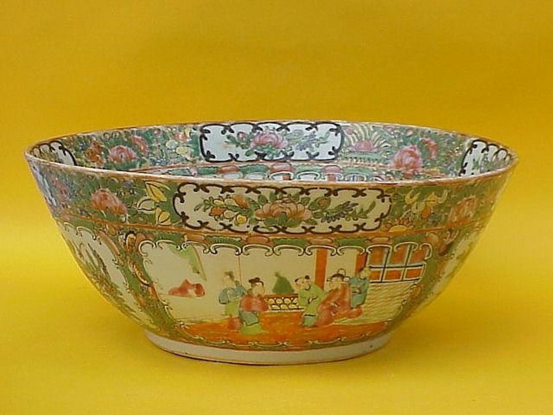 Chinese export  Famille rose medallion large bowl