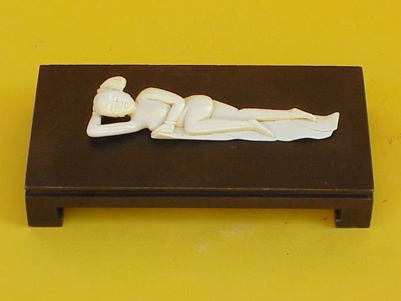 Chinese carved Ivory nude maiden doctors model antique