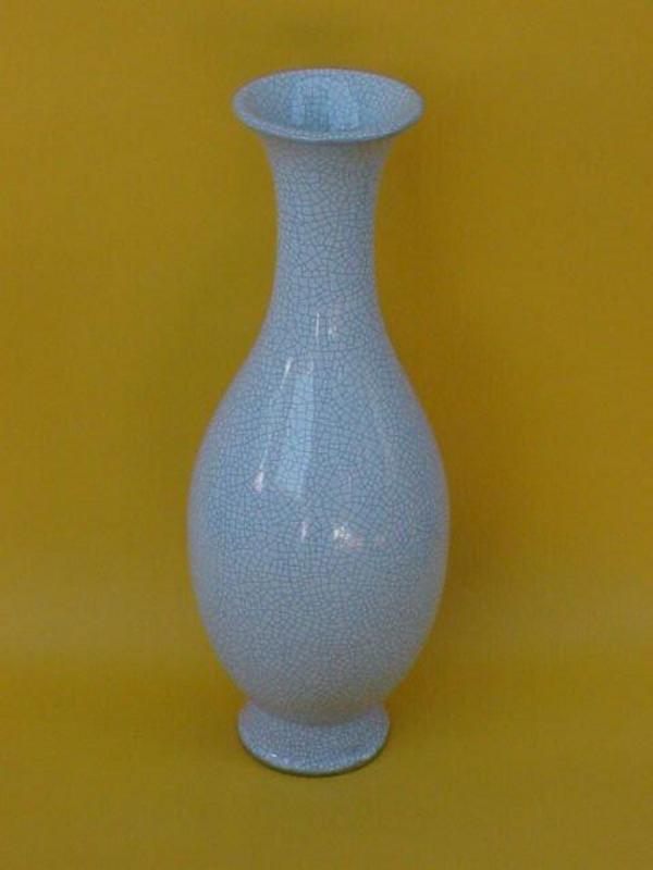 Chinese Qing Dynasty Robins egg blue crackel glaze vase