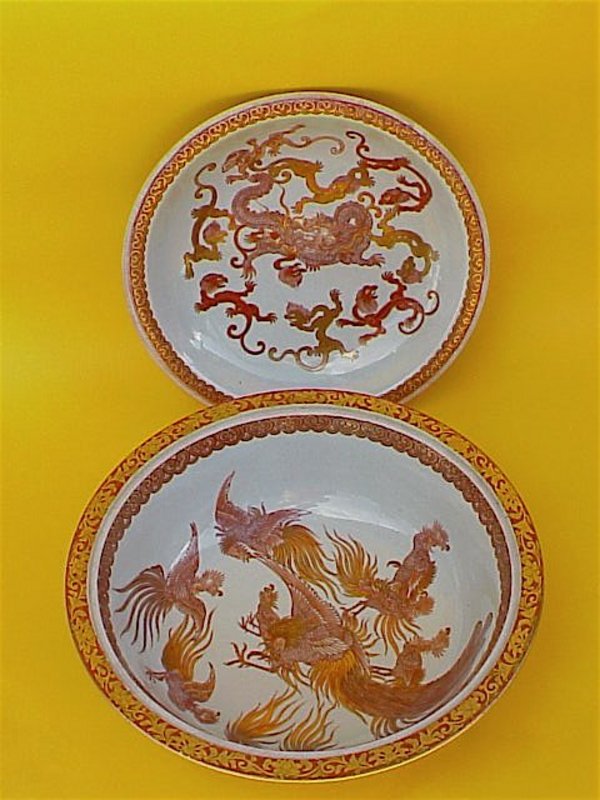 Fine Japanese Imari coverd bowl Meiji dragons