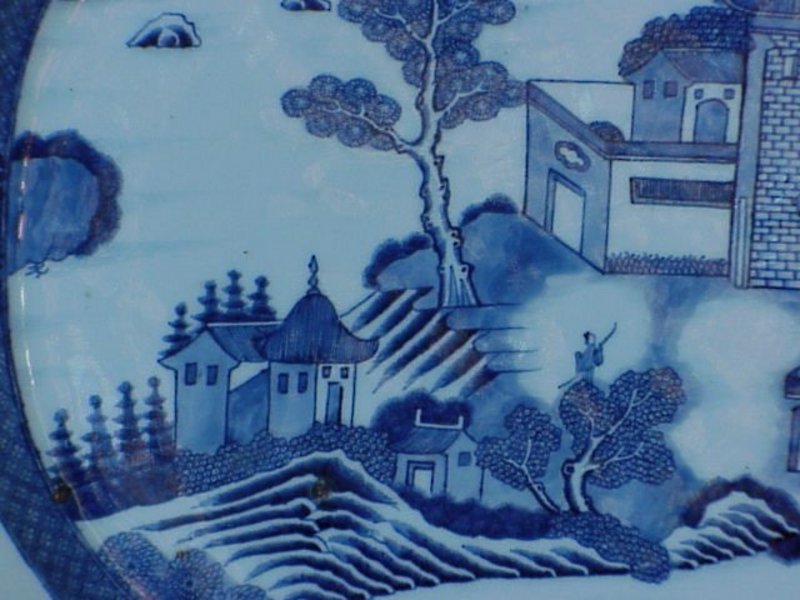 Chinese Canton export porcelain platter circa 1840