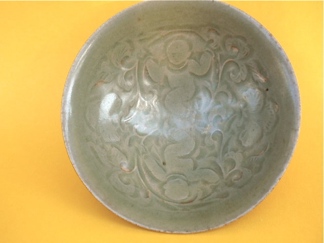 Chinese Song Dynasty Celadon tea bowl dancing boys
