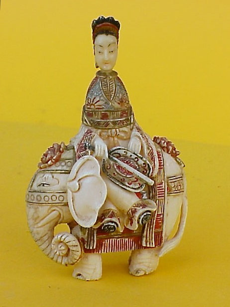 Chinese carved Ivory snuff bottle Elephant and Empress