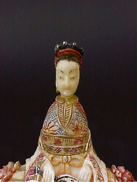 Chinese carved Ivory snuff bottle Elephant and Empress