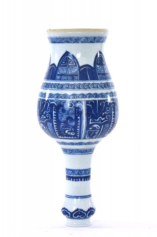 17C Chinese Blue &amp; White Porcelain Garlic Head Vase