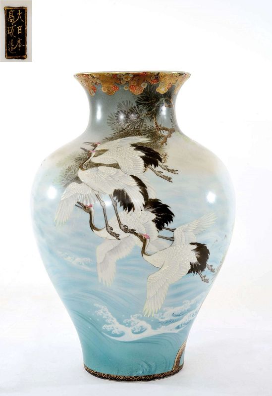Japanese Yokohama Porcelain Vase Crane by Takasaka Takejiro 高坂竹次郎
