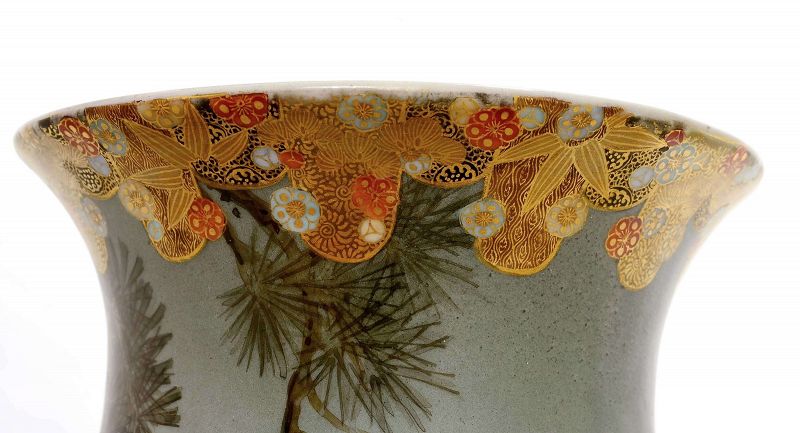 Japanese Yokohama Porcelain Vase Crane by Takasaka Takejiro 高坂竹次郎