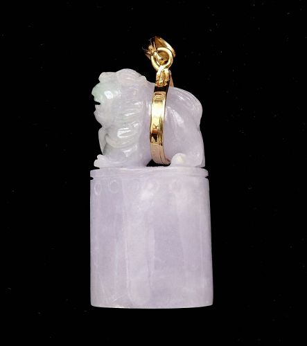 Chinese 14K Gold Lavender Jadeite Carving Seal Fu Dog Lion Pendant