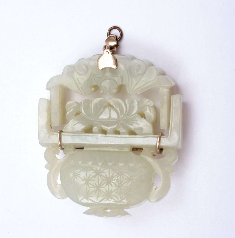 19C Chinese 10K Gold Jade Carved Plaque Pendant Bat Basket Mk