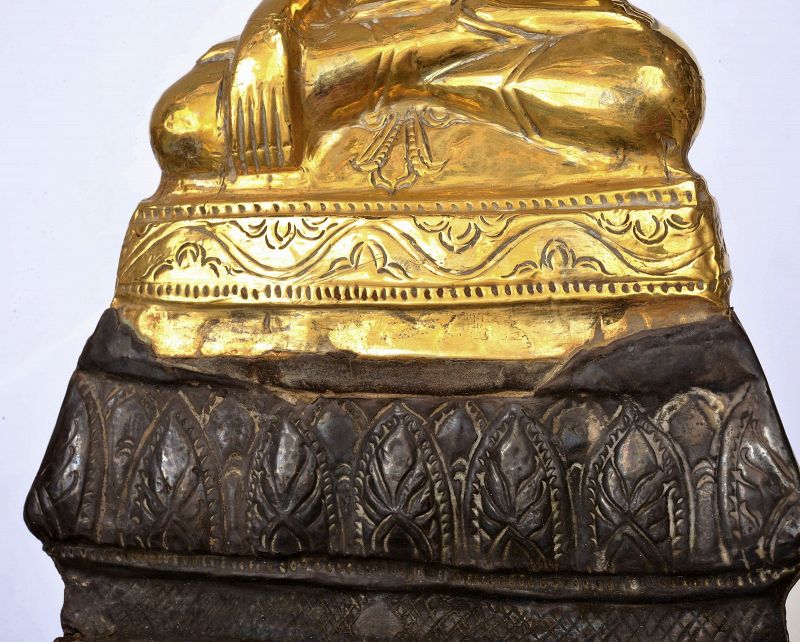 18C Thai Buddha Figurine Clay Core Overlaid by 22ct Gold and Silver
