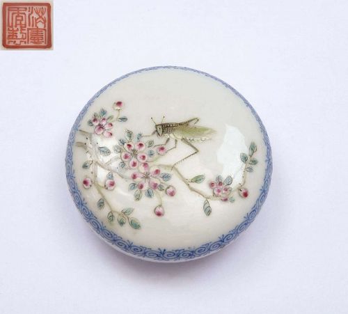 Old Chinese Famille Rose Porcelain Scholar Ink Box Mk Grasshopper