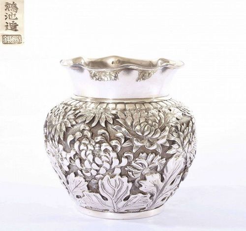 Japanese Silver Repousse Vase Chrysanthemum Jungin Konoike zo Yokohama
