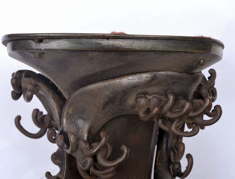 1900's Japanese Bronze Relief Dragon Vase Crystal Ball 3283 Gram