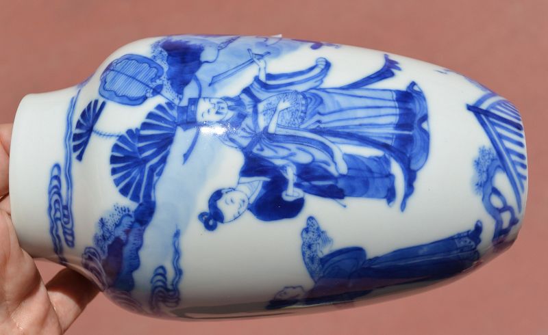 19C Chinese Blue &amp; White Porcelain Vase Figure Figurine