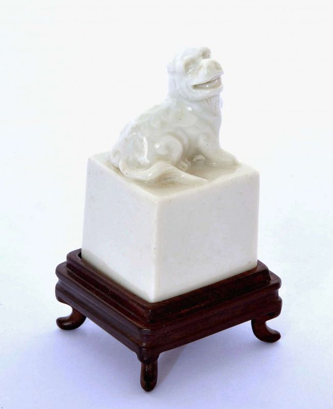 18C Chinese Blanc De Chine Dehua Fu Lion Seal Chop Scholar