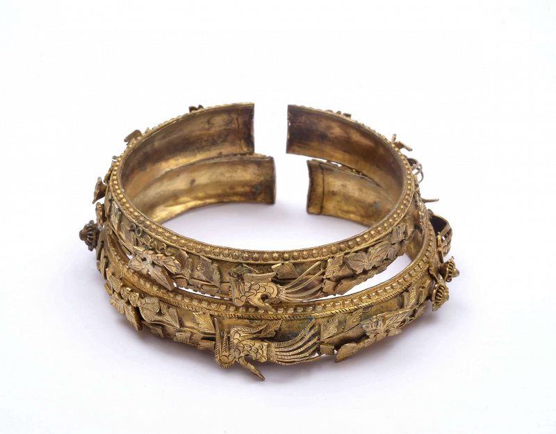 Pair 19C Chinese Heavy Gilt Bronze Relief Phoenix Bird Bracelet