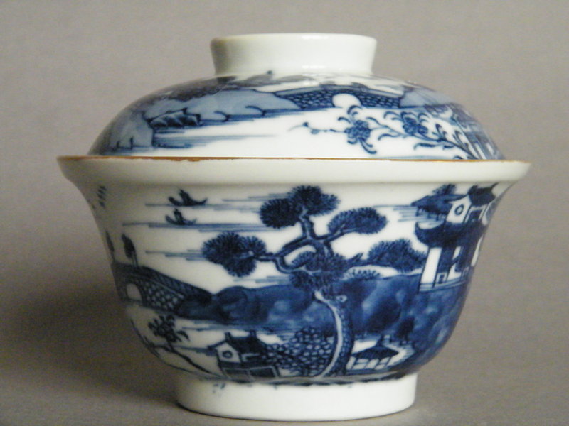 18th C Chinese Export Bowl &amp; Cover Qianlong (1736-1795)