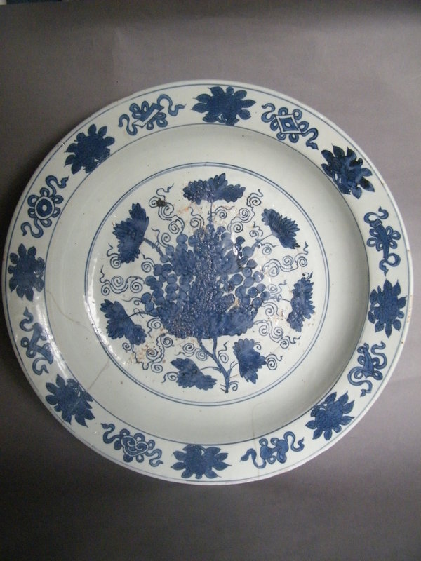 Large Blue & White Ming Dynasty Deep Dish c1550-1600