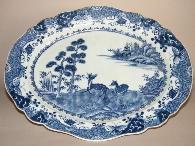 Large 18thC  B/W Export Serving Dish Qianlong 1736-1795