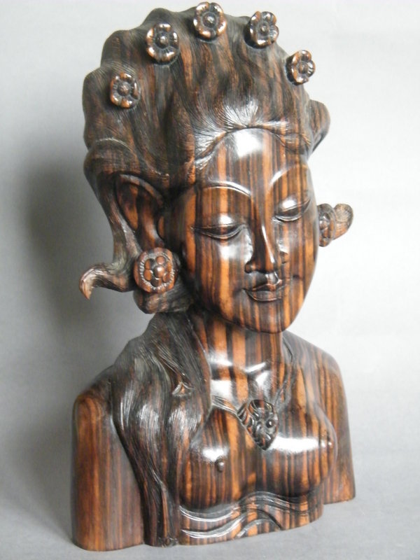Carved Striped Ebony Bust of Lady, Bali circa 1930-1960