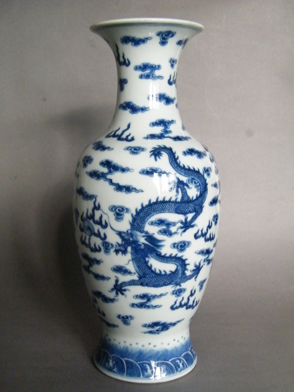 Fine Blue White Dragon Vase Qianlong Seal prob Later