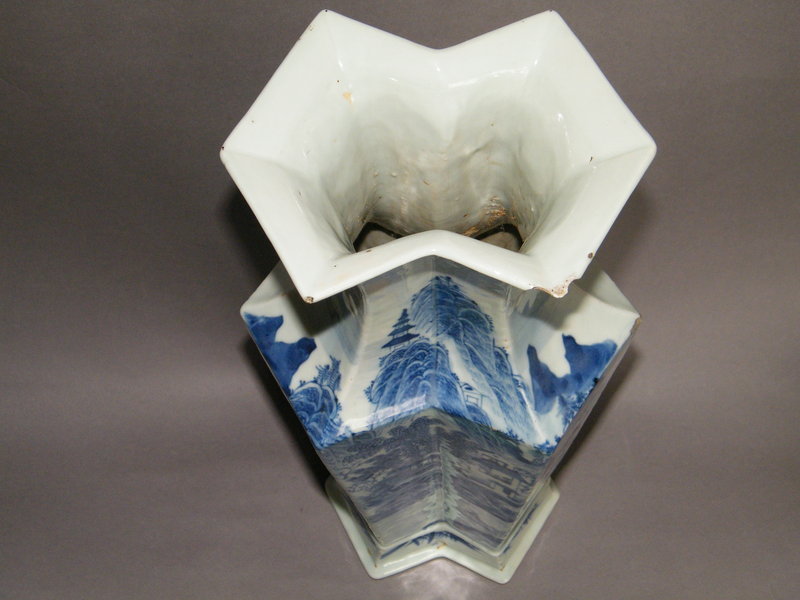 Fine &amp; Rare Large Eight-sided Landscape Vase Early 19th Century